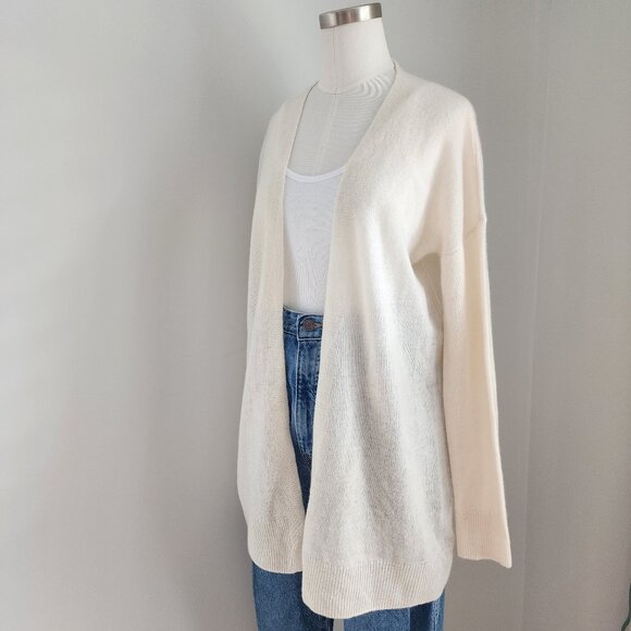 Saks Fifth Avenue Sweaters - Saks Fifth Avenue 100% Cashmere Cream Cardigan Size: Medium